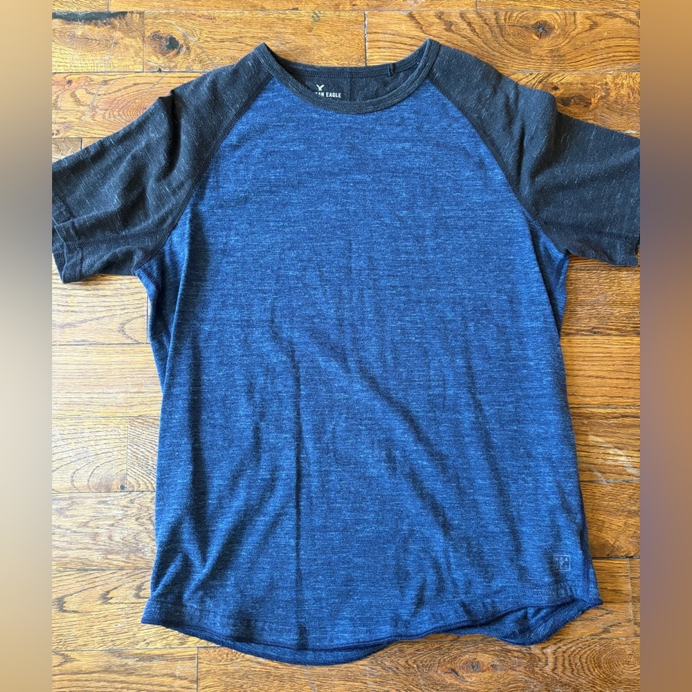 American Eagle Outfitters Blue Heather Tee with Dark Contrast Sleeves